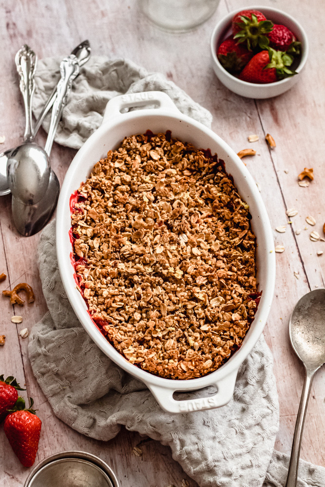Healthy Strawberry Pretzel Crisp